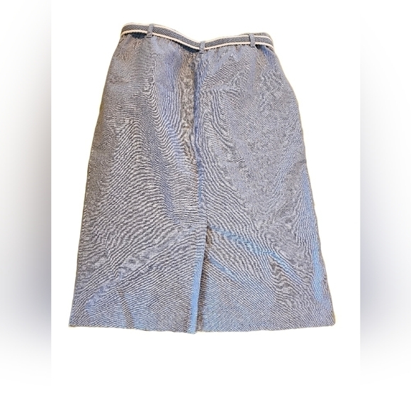 Alfred Dunner jean skirt size 10  comes with belt. - Picture 2 of 4